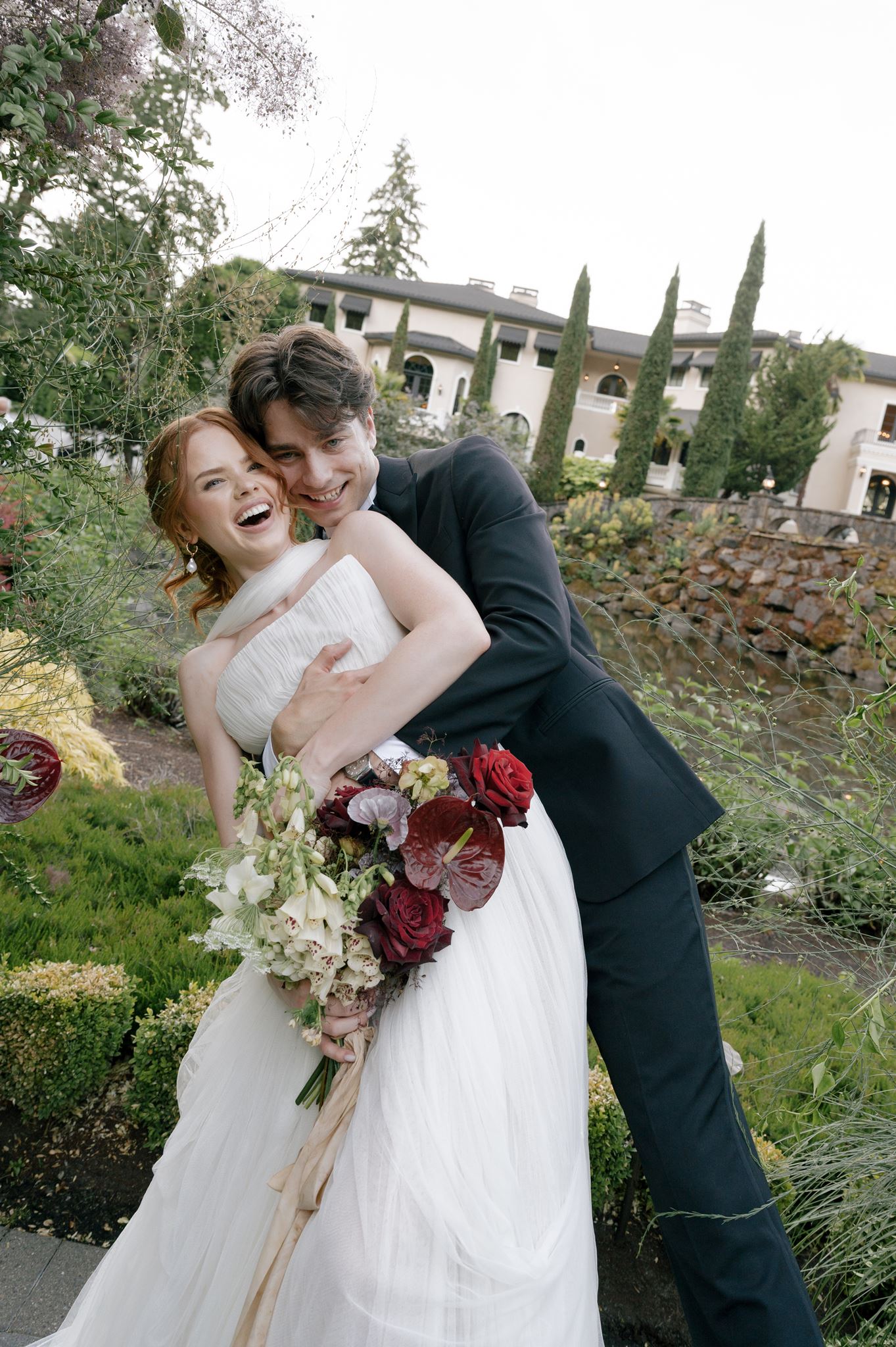 Couples portraits of the newlyweds at Palais de Leon